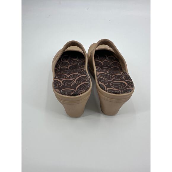 Crocs Frances Mary Jane Heel Clogs Tan Women's Size 7 - Picture 3 of 6